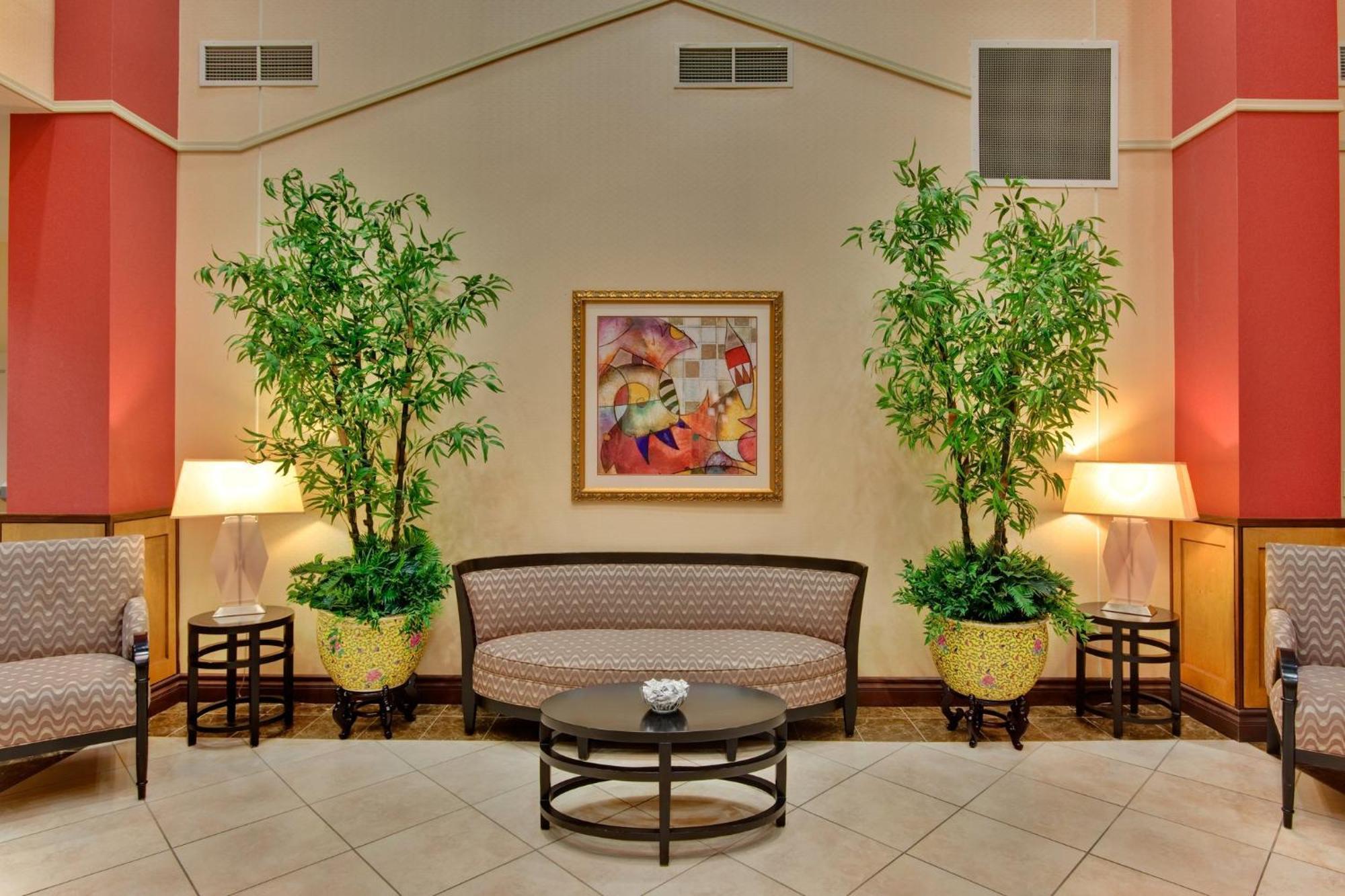 Holiday Inn & Suites Bakersfield By Ihg Exterior foto