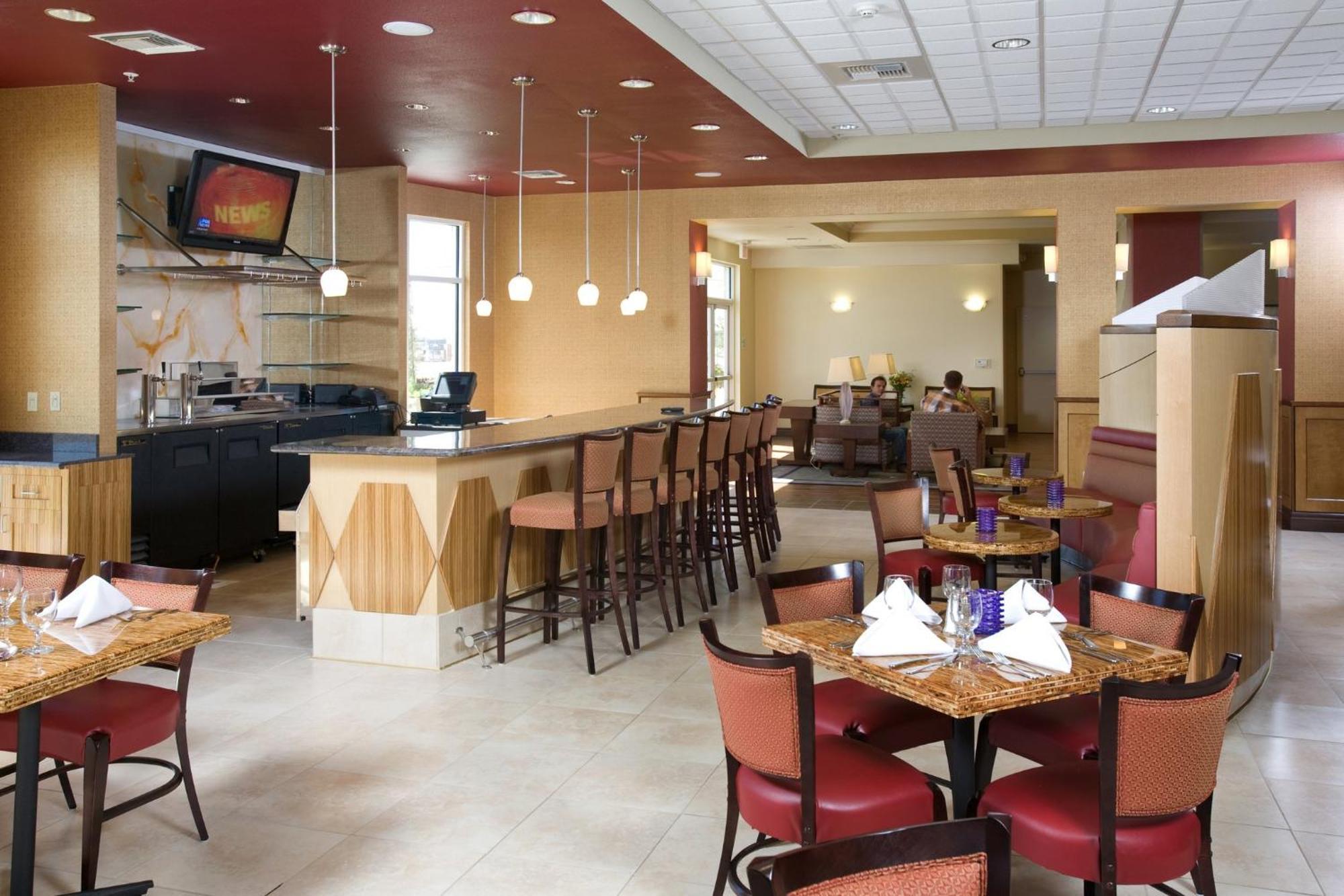Holiday Inn & Suites Bakersfield By Ihg Exterior foto
