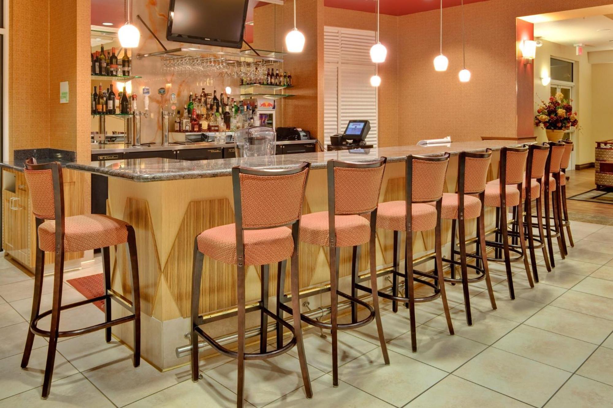 Holiday Inn & Suites Bakersfield By Ihg Exterior foto
