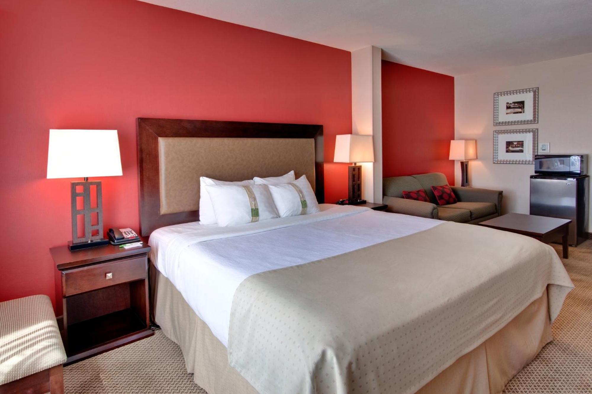 Holiday Inn & Suites Bakersfield By Ihg Exterior foto
