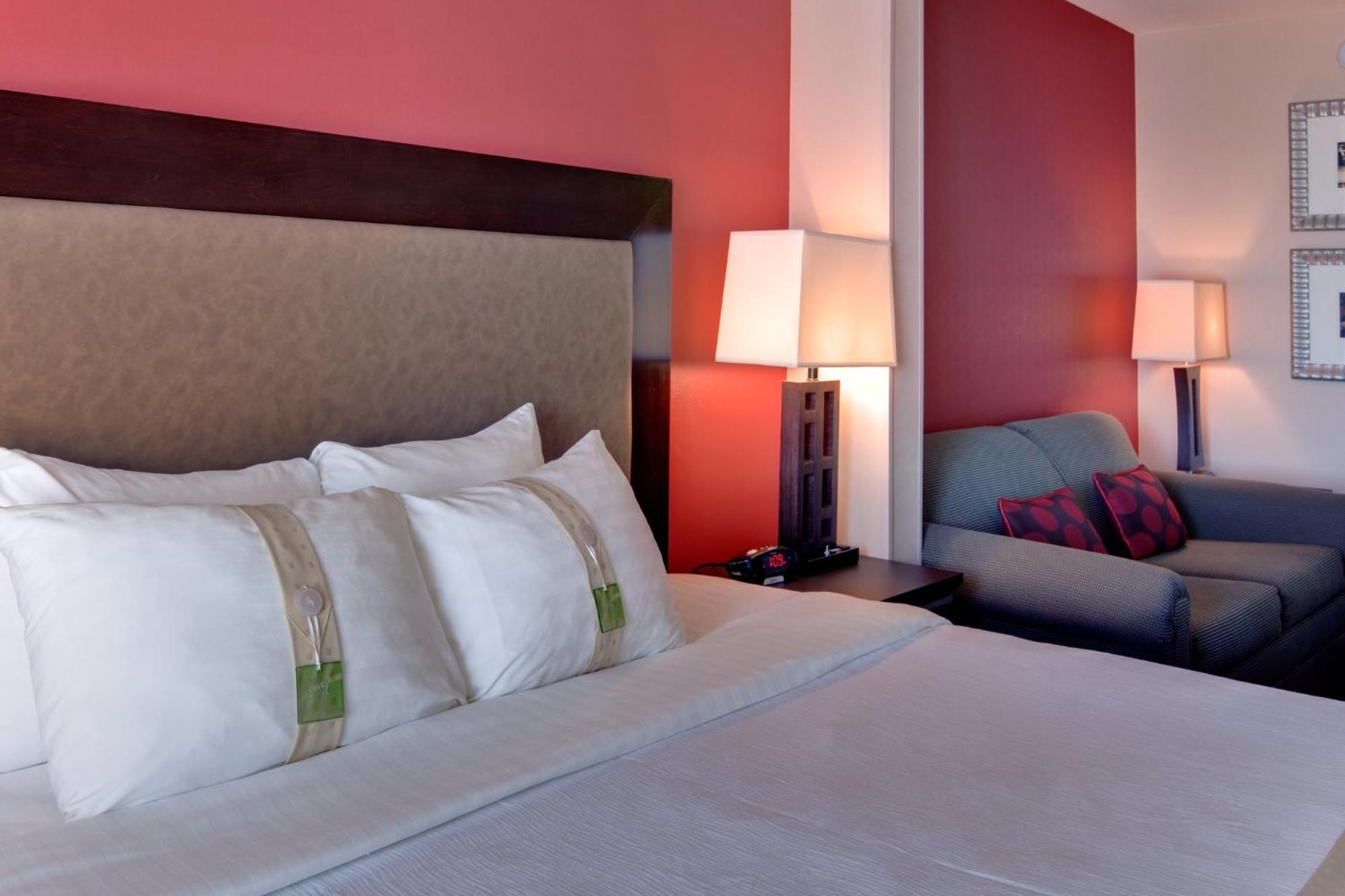 Holiday Inn & Suites Bakersfield By Ihg Exterior foto